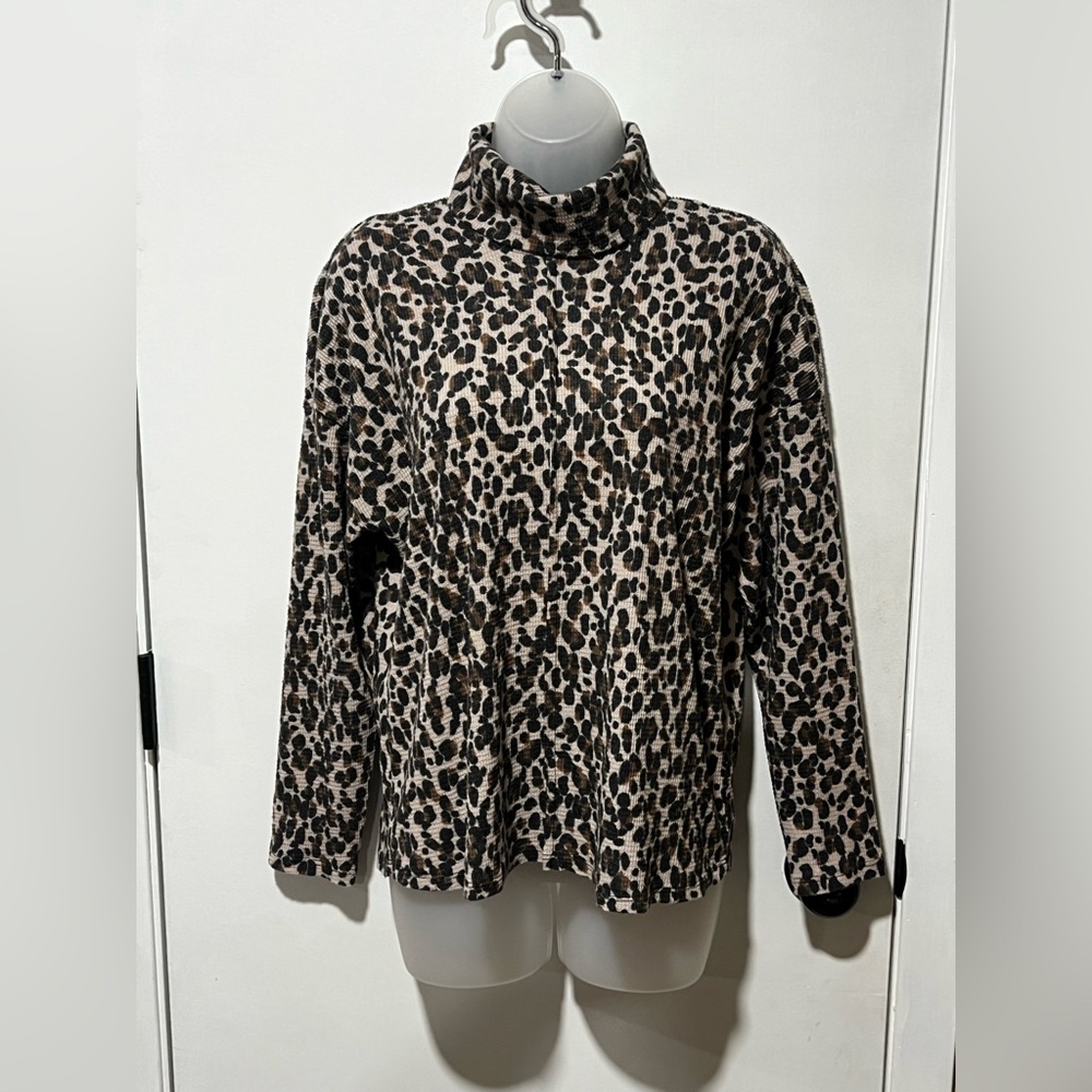 Vince Camuto Leopard Print Turtleneck Top - Tan & Black